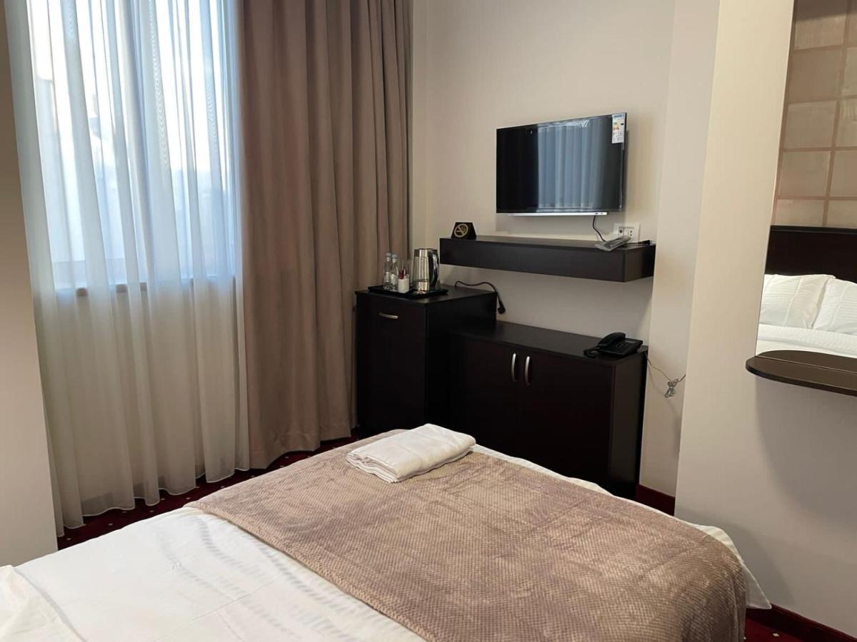 Anga Yerevan Hotel Екстериор снимка