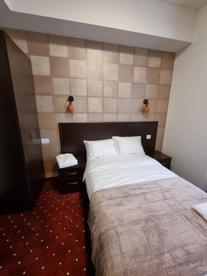 Anga Yerevan Hotel Екстериор снимка