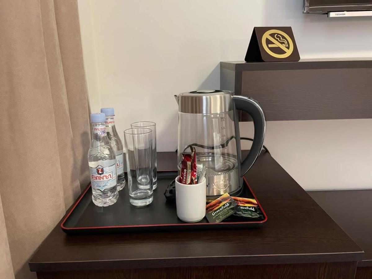 Anga Yerevan Hotel Екстериор снимка