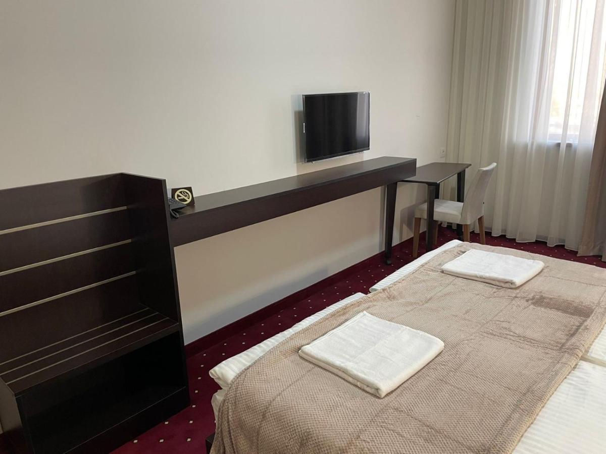 Anga Yerevan Hotel Екстериор снимка